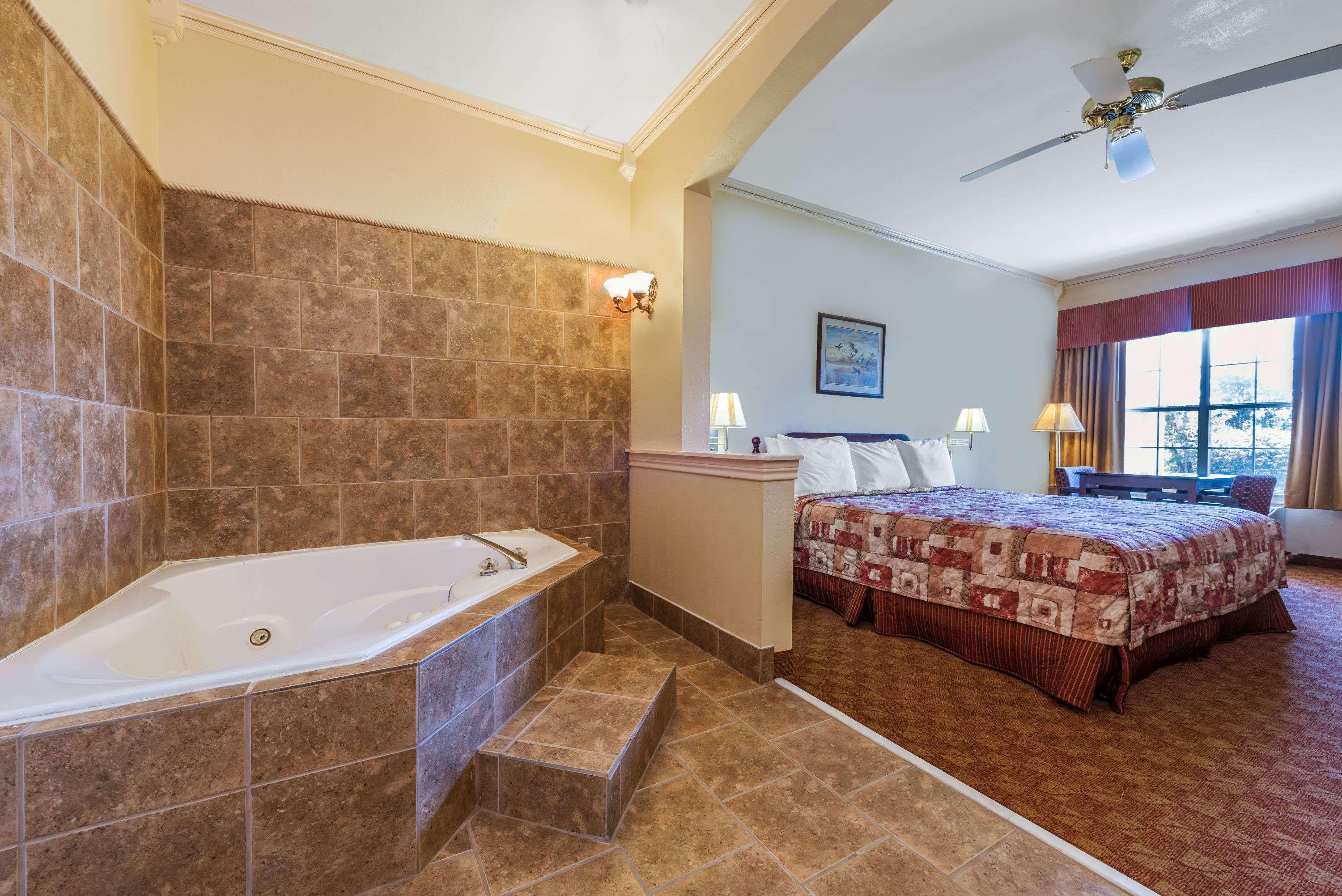 Hotel Super 8 By Wyndham Greenville